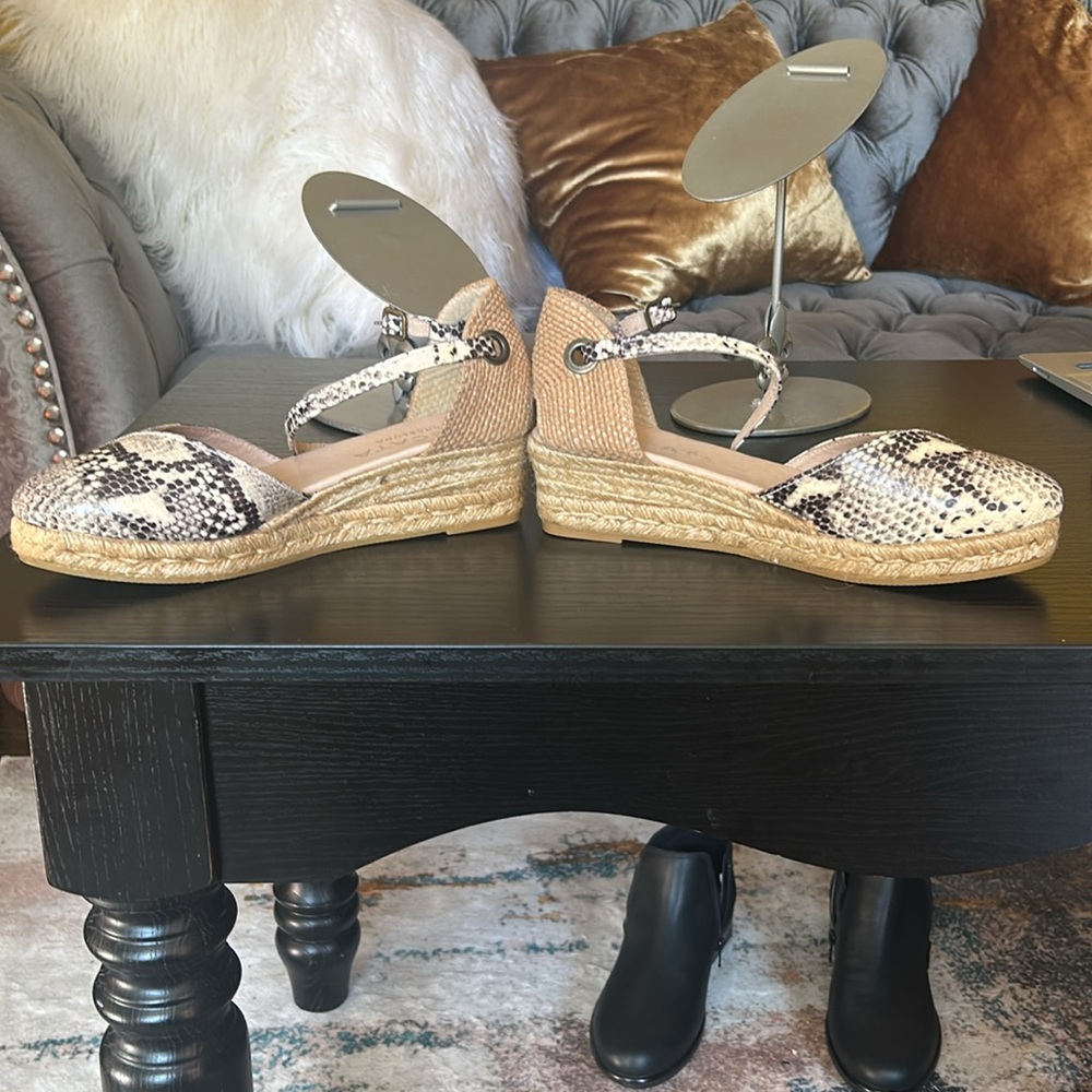 Viscata Barcelona Wedges - Picture 4 of 12